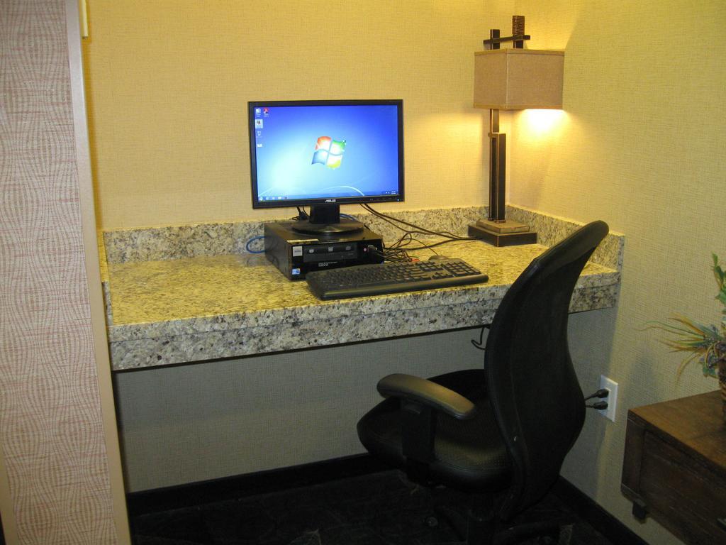 Little Missouri Inn & Suites New Town Екстер'єр фото