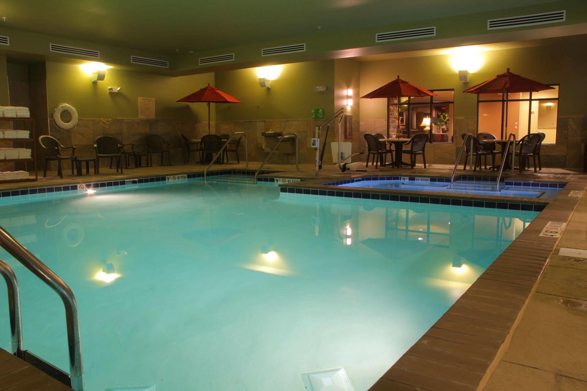 Little Missouri Inn & Suites New Town Екстер'єр фото
