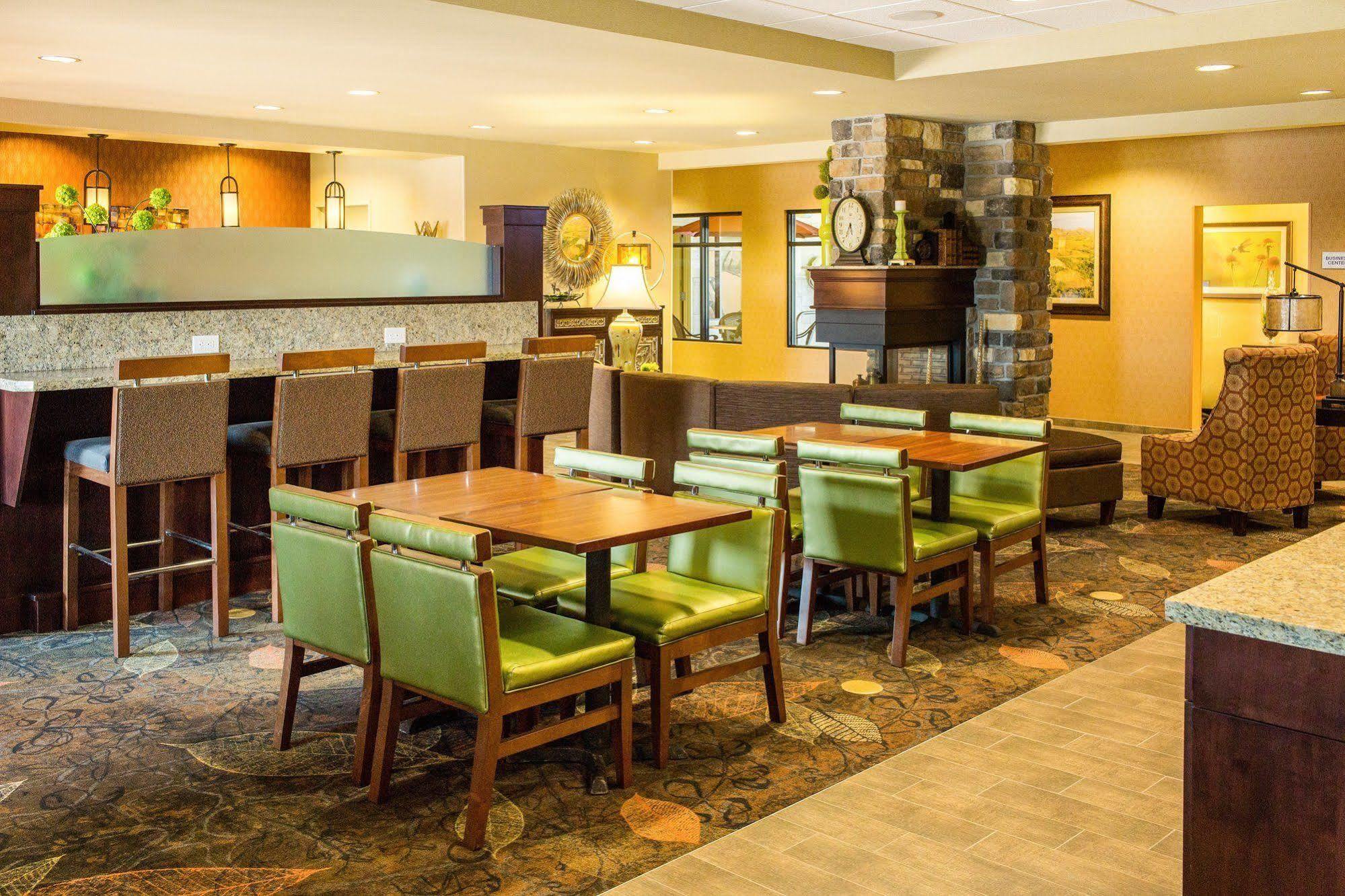 Little Missouri Inn & Suites New Town Екстер'єр фото