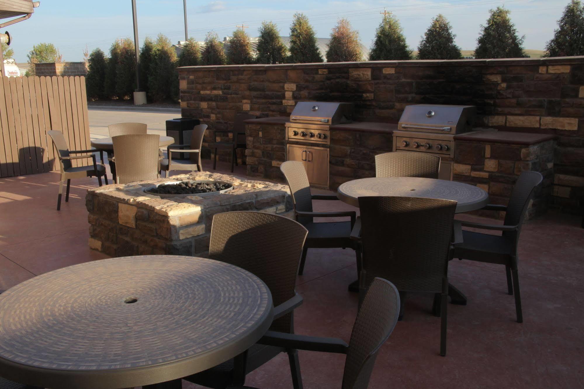 Little Missouri Inn & Suites New Town Екстер'єр фото